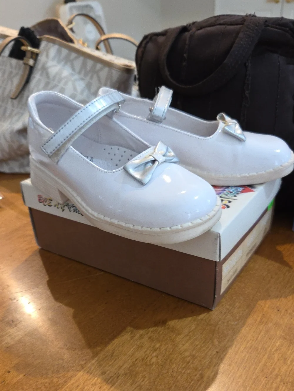 Vintage European Size 28 Girls' White Mary Jane Shoes with Bow